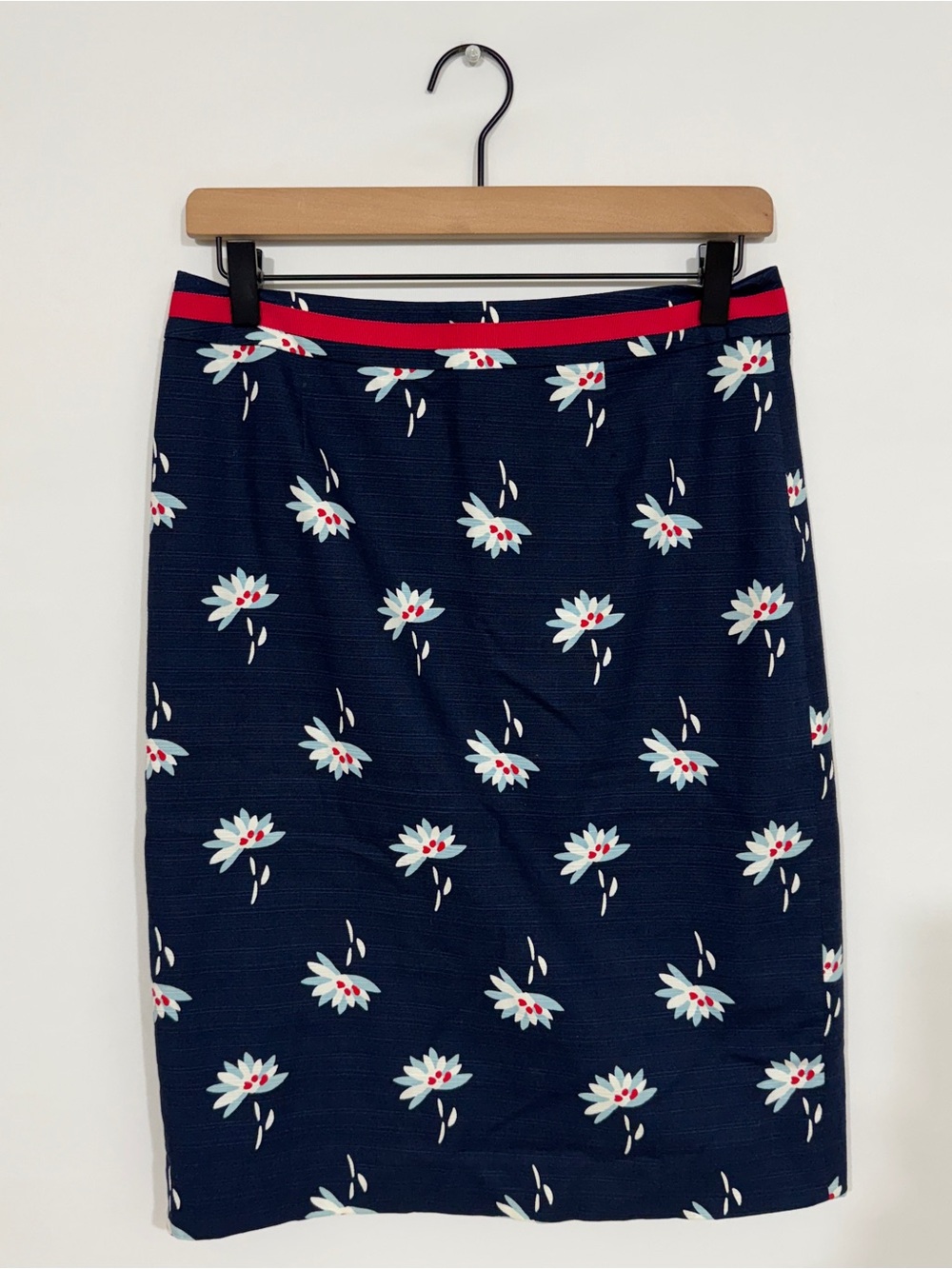 WSK4 {Boden} Navy Blue Floral Pencil Midi Skirt
